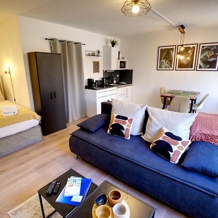 Cozy Jungle Fever - Modernes Apartment Mit Eigenem Parkplatz Magdeburgo Exterior foto