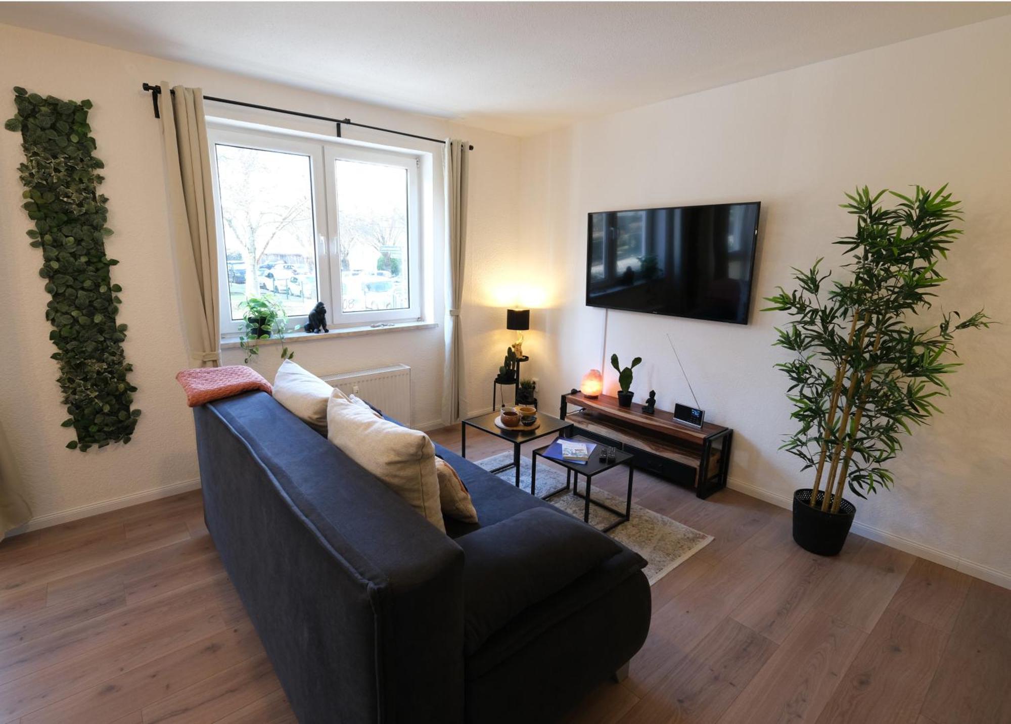 Cozy Jungle Fever - Modernes Apartment Mit Eigenem Parkplatz Magdeburgo Exterior foto